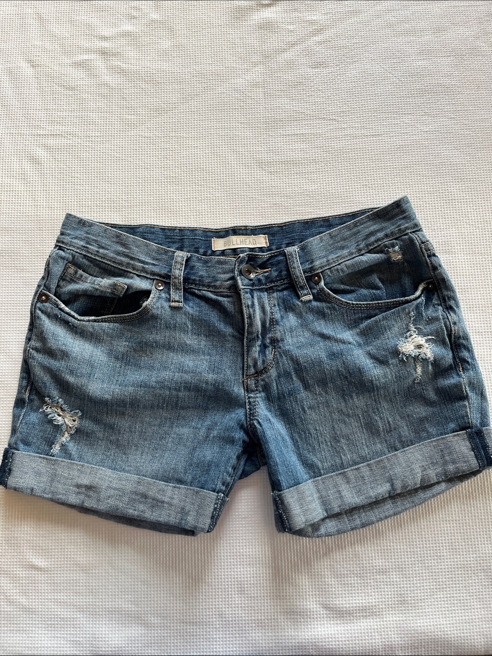 Bullhead Women's Rolled Cuff Distressed Jean Shorts - Blue Wash size 3